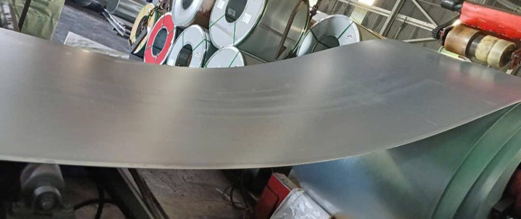 ton-tole-cuon-thep-tam-can-nguoi-dau-den-uon-deo-cung-posco-full-hard-spcc-1-day-3-dem-ruoi-3-dem-tam-0.4-mm-li-ly-kho-rong-1000-1219-1400-1500-1524-mm (7)
