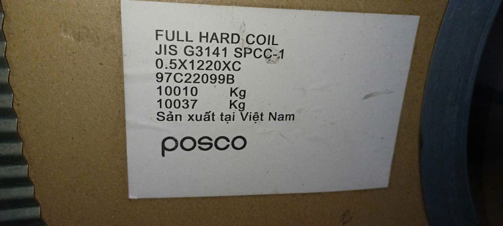 ton-tole-cuon-thep-tam-can-nguoi-dau-den-uon-deo-cung-posco-full-hard-spcc-1-day-4-dem-ruoi-4-dem-tam-0.5-mm-li-ly-kho-rong-1000-1219-1400-1500-1524-mm (3)
