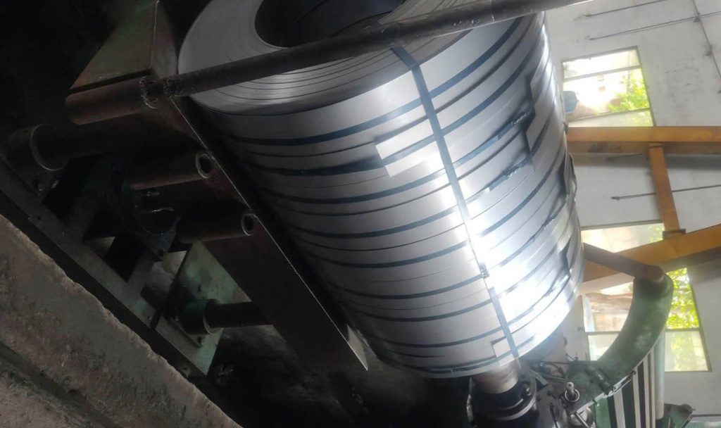 ton-tole-cuon-thep-tam-can-nguoi-dau-den-uon-deo-cung-posco-full-hard-spcc-1-day-7-dem-ruoi-7-dem-tam-0.8-mm-li-ly-kho-rong-1000-1219-1400-1500-1524-mm
